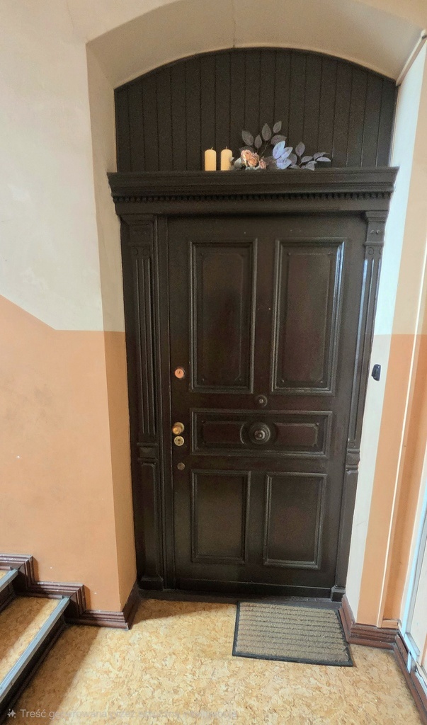 Wyjątkowe, 5-pokojowe mieszkanie w przedwojennej kamienicy, balkon. (21)