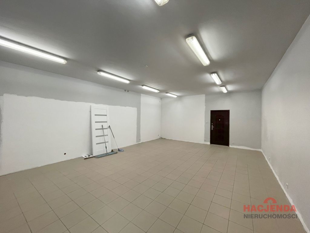 Lokal, 48 m2, parter, Police  (2)