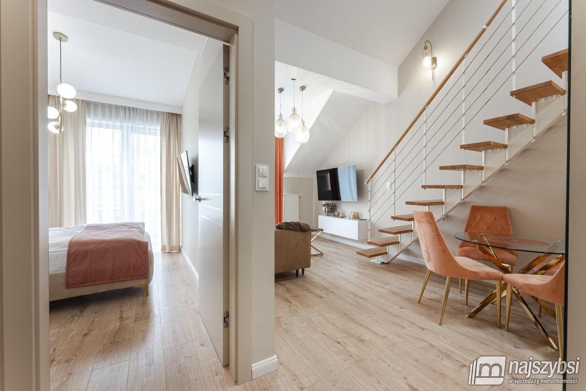 SIANOŻĘTY-APARTAMENT DWUPOZIOMOWY 600m OD MORZA ! (4)