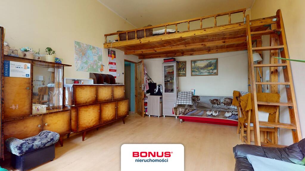 2 pokoje z antresolami, balkonem i piwnicą (6)