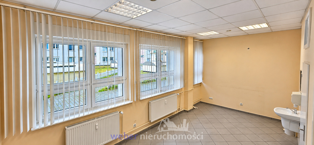 Lokal na parterze przy szpitalu (1)