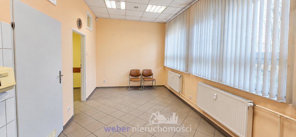 Lokal na parterze przy szpitalu (3)