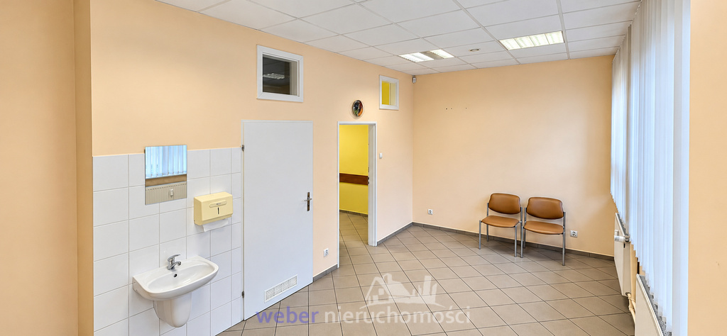 Lokal na parterze przy szpitalu (4)