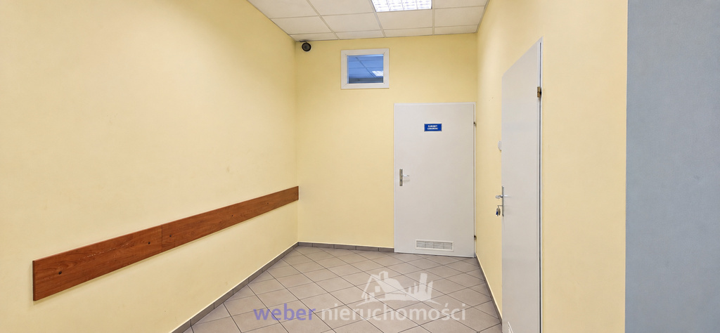 Lokal na parterze przy szpitalu (7)