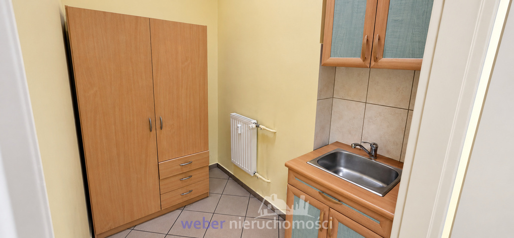 Lokal na parterze przy szpitalu (9)