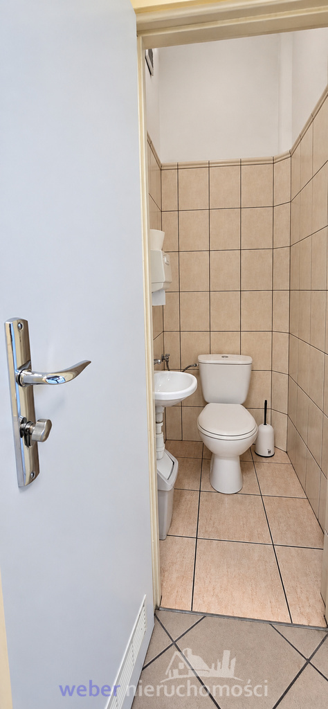 Lokal na parterze przy szpitalu (11)
