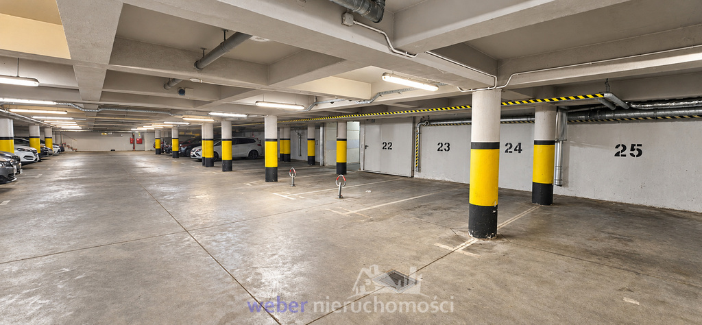 Lokal na parterze przy szpitalu (15)