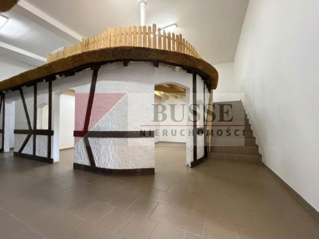 LOKAL NA WYNAJEM -319,93 m2 | ŚWIETNA LOKALIZACJA W KAMIENIU POMORSKIM (8)