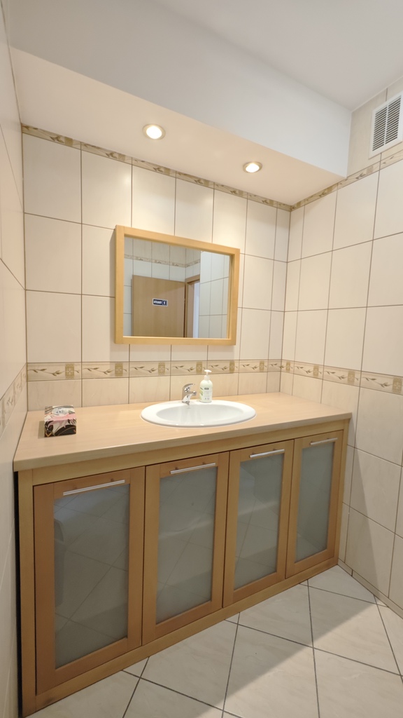 Lokal 61m2, ul. Dworcowa (vis a vis hotelu Ibis)! (11)