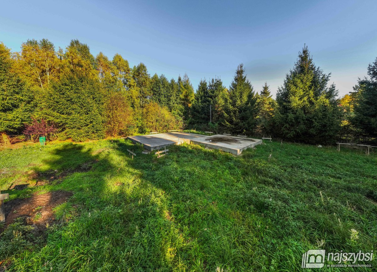 DZIAŁKA 2166 m2 Z ROZPOCZĘTĄ BUDOWĄ DOMU - ŁASKO | (2)