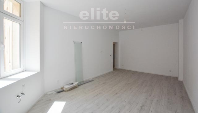 Śródmieście, 2 pokoje, 70,26 m2, 1 piętro (2)