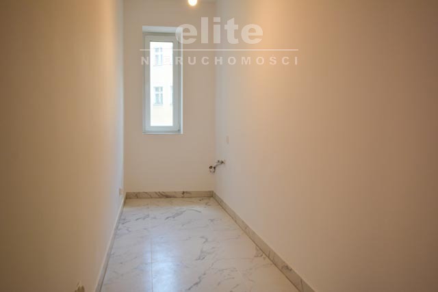 Śródmieście, 2 pokoje, 70,26 m2, 1 piętro (16)